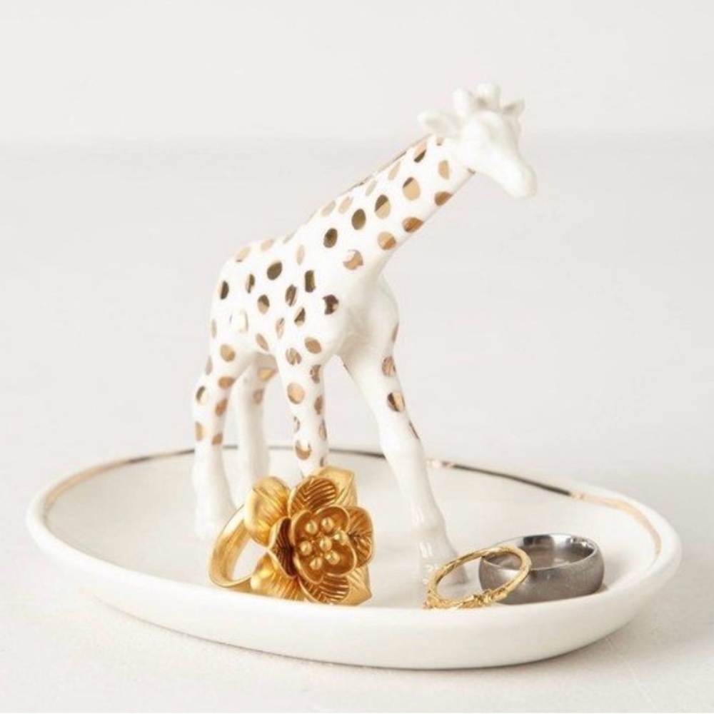 Anthropologie Ceramic Giraffe Ring Dish 5 in. In great condition